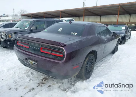 2021 Dodge Challenger Sxt z USA, uszkodzony, nr VIN 2C3CDZAG5MH615683
